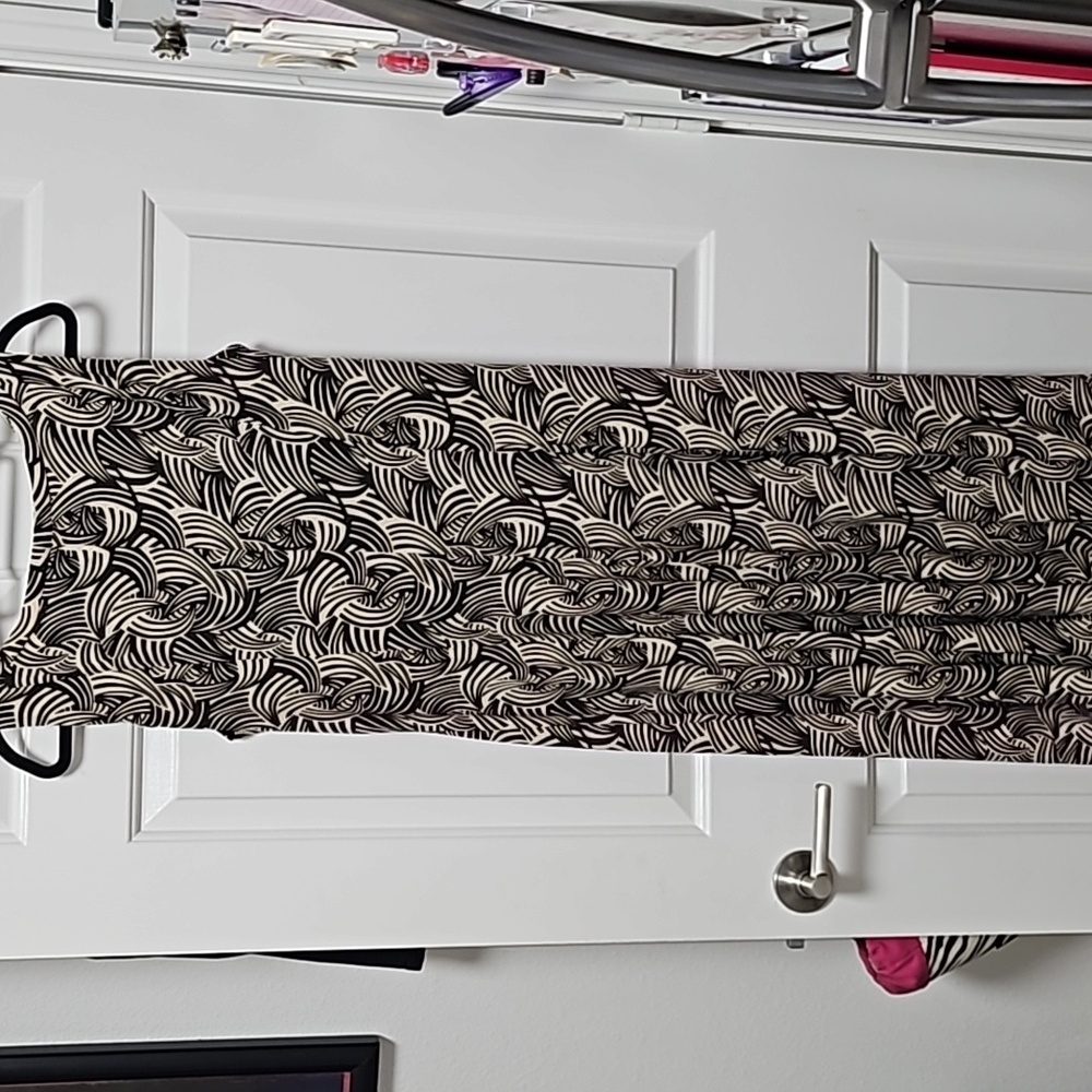 Pretty & Comfy Perceptions Long Poly/Spandex Abst… - image 5